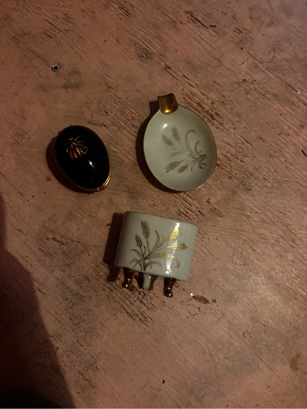 3 Porcelain Accent Trinket Set with Gold Wheat Motif - White and Gold